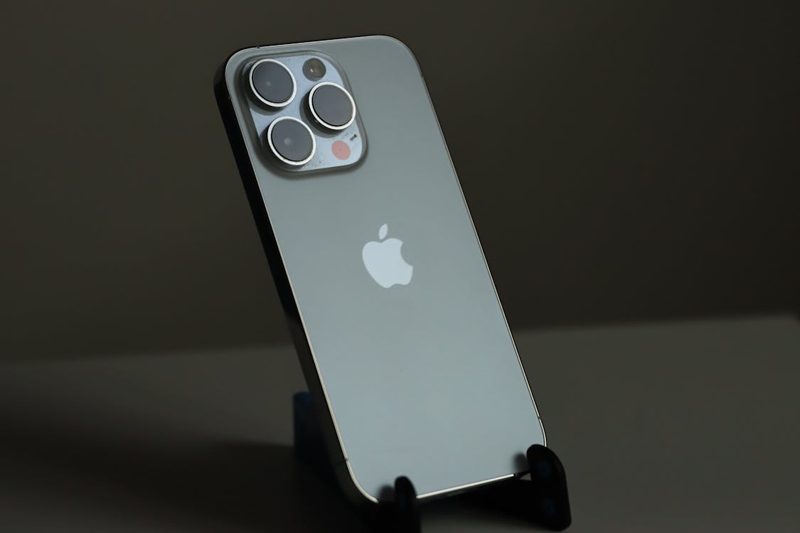 Free Iphone 11 pro max review Stock Photo