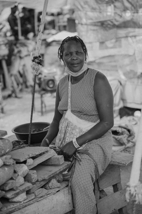 Základová fotografie zdarma na téma afričanka, černobílý, černoška