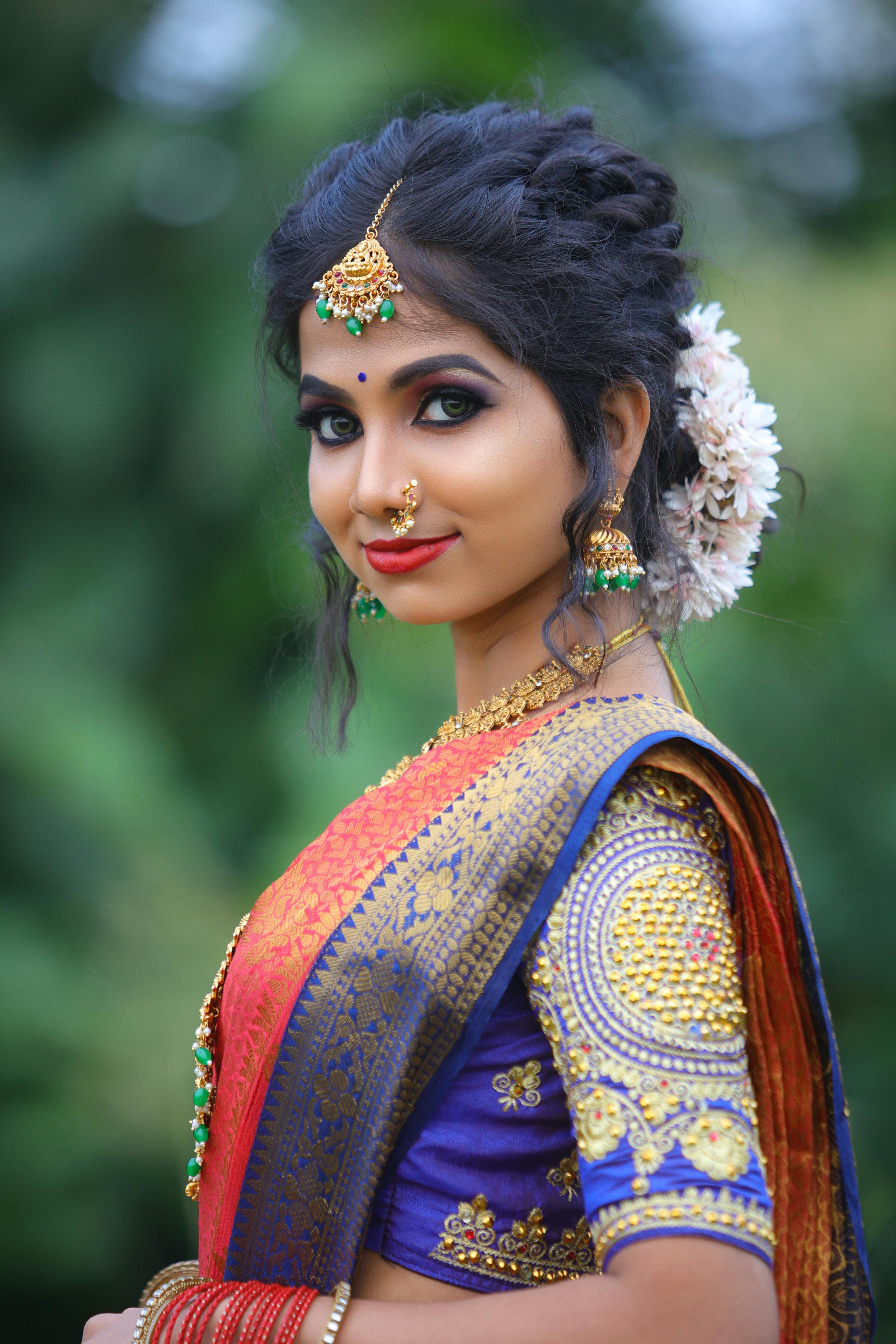 Want The Marathi Bridal Makeup Look? Here's How To Achieve That