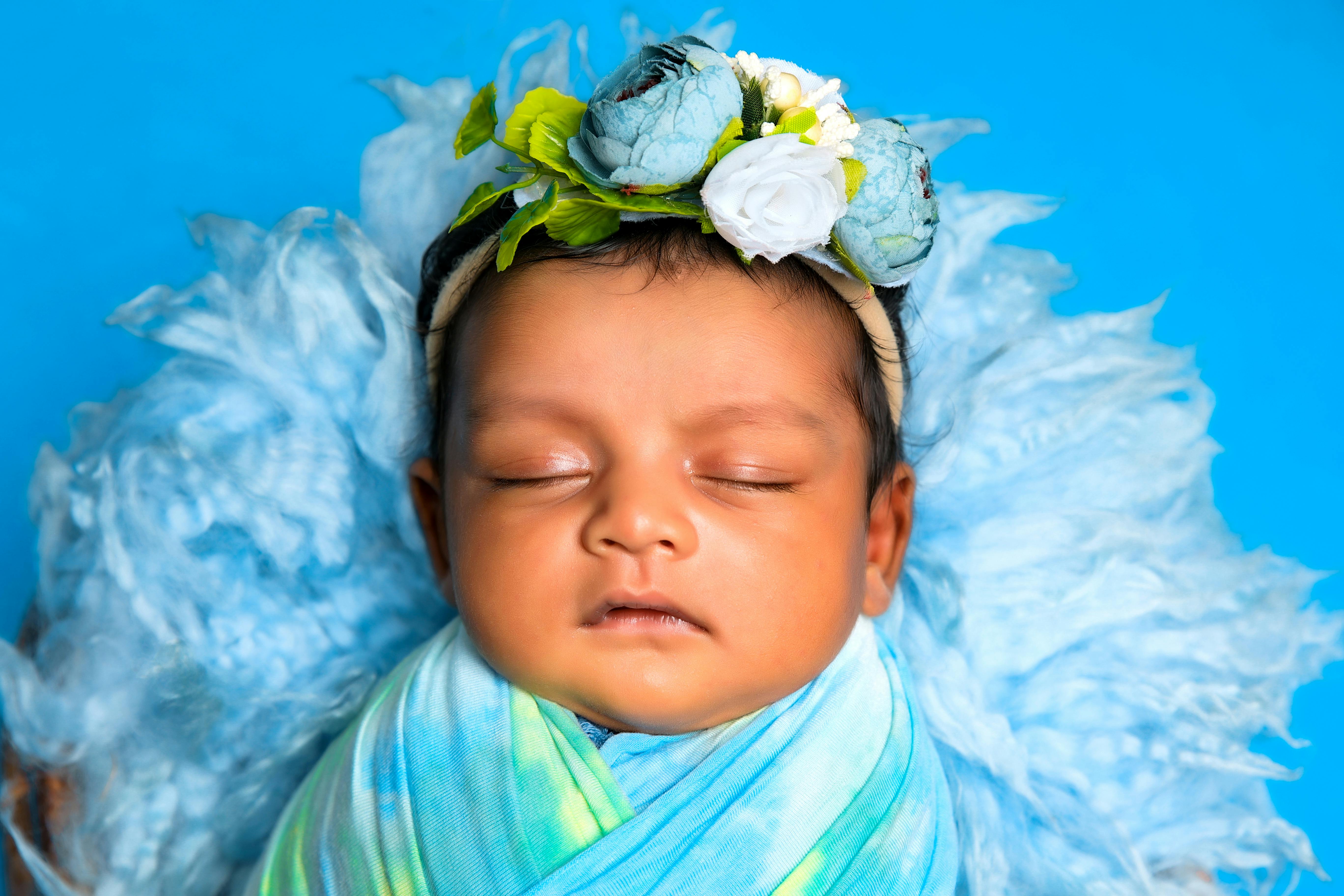 Swaddle immagini e fotografie stock ad alta risoluzione - Alamy