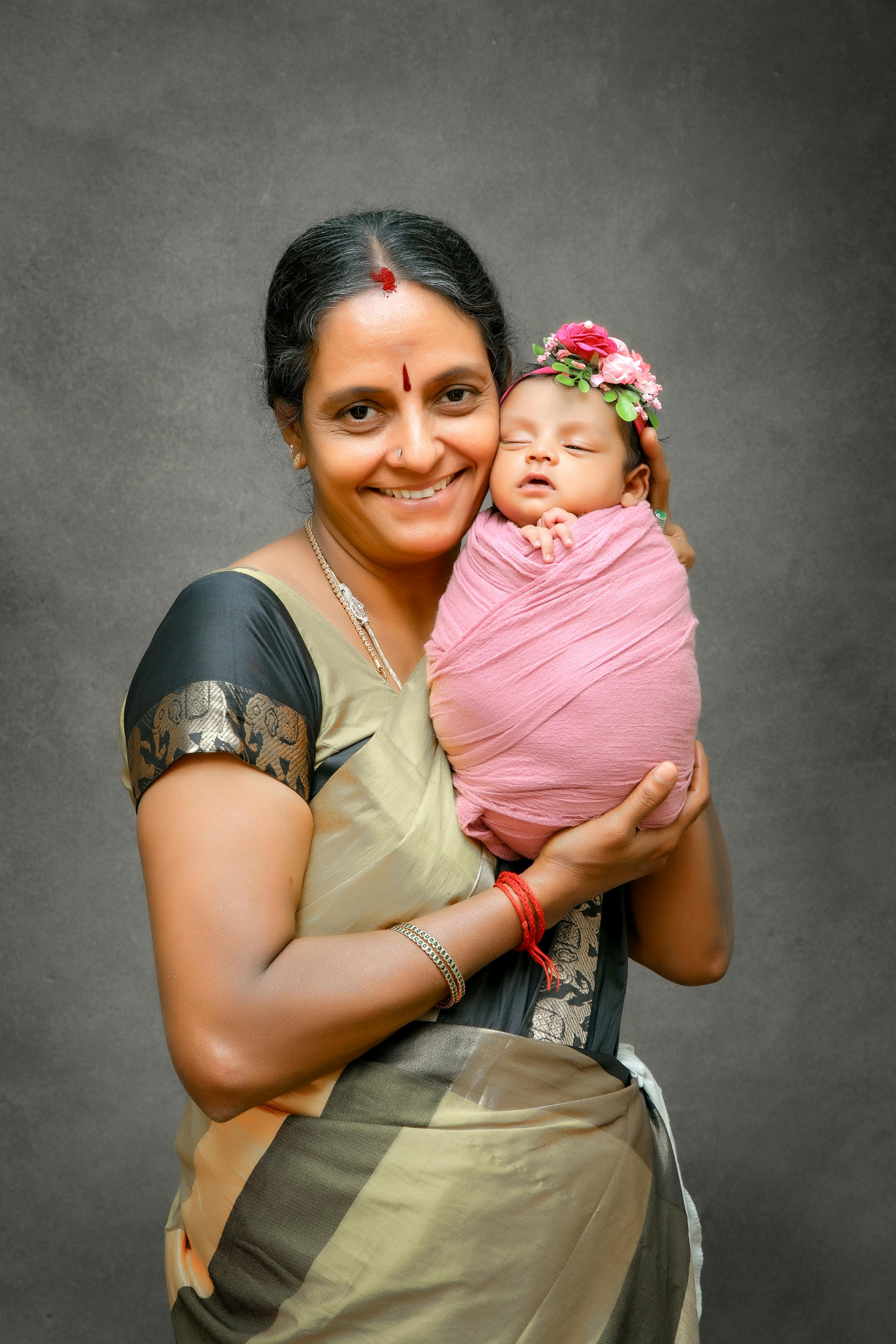 Traditional Indian Clothes Maternity Photos