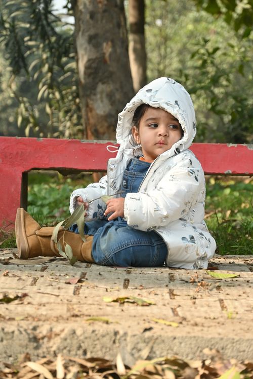 Free child playing Stock Photo