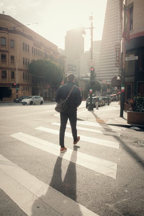 Fotos de stock gratuitas de bolso, calle, calles de la ciudad