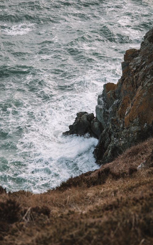 Kostenloses Stock Foto zu felsen, klippen, meer