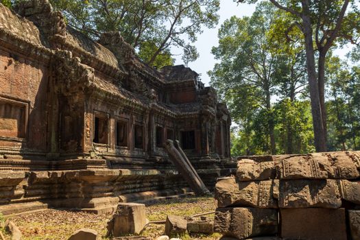 Banteay Srei rose sandstone temple — Siem Reap
