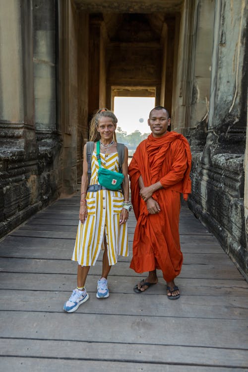 Foto stok gratis bergaya, biarawan buddha, kaum wanita