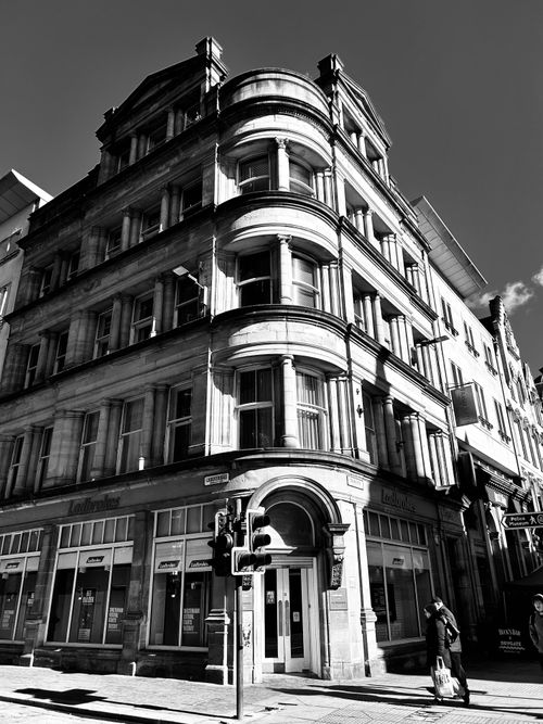 Free Classic black and white photo of historical architecture in Glasgow's city center, Scotland. Stock Photo