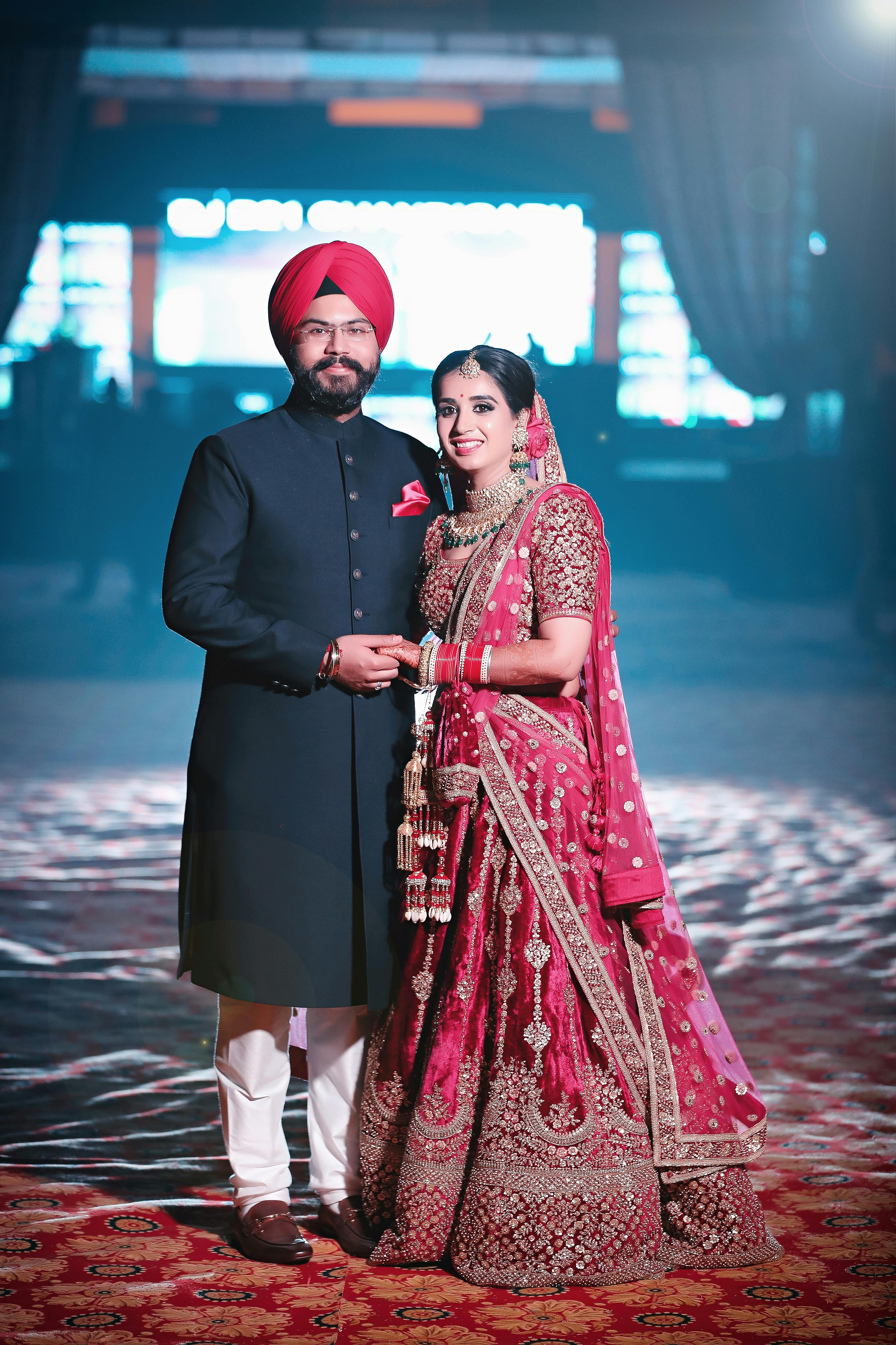 Red Veds: Best Couple Poses for Indian Wedding Photography