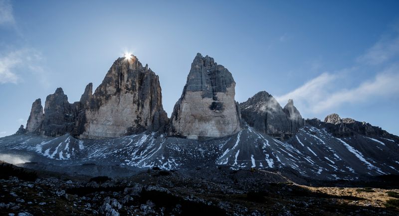 Cele trei vârfuri Lavaredo pe cer senin