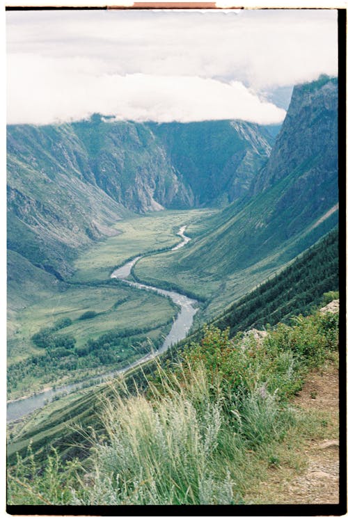 Foto d'estoc gratuïta de herba, muntanyes, paisatge