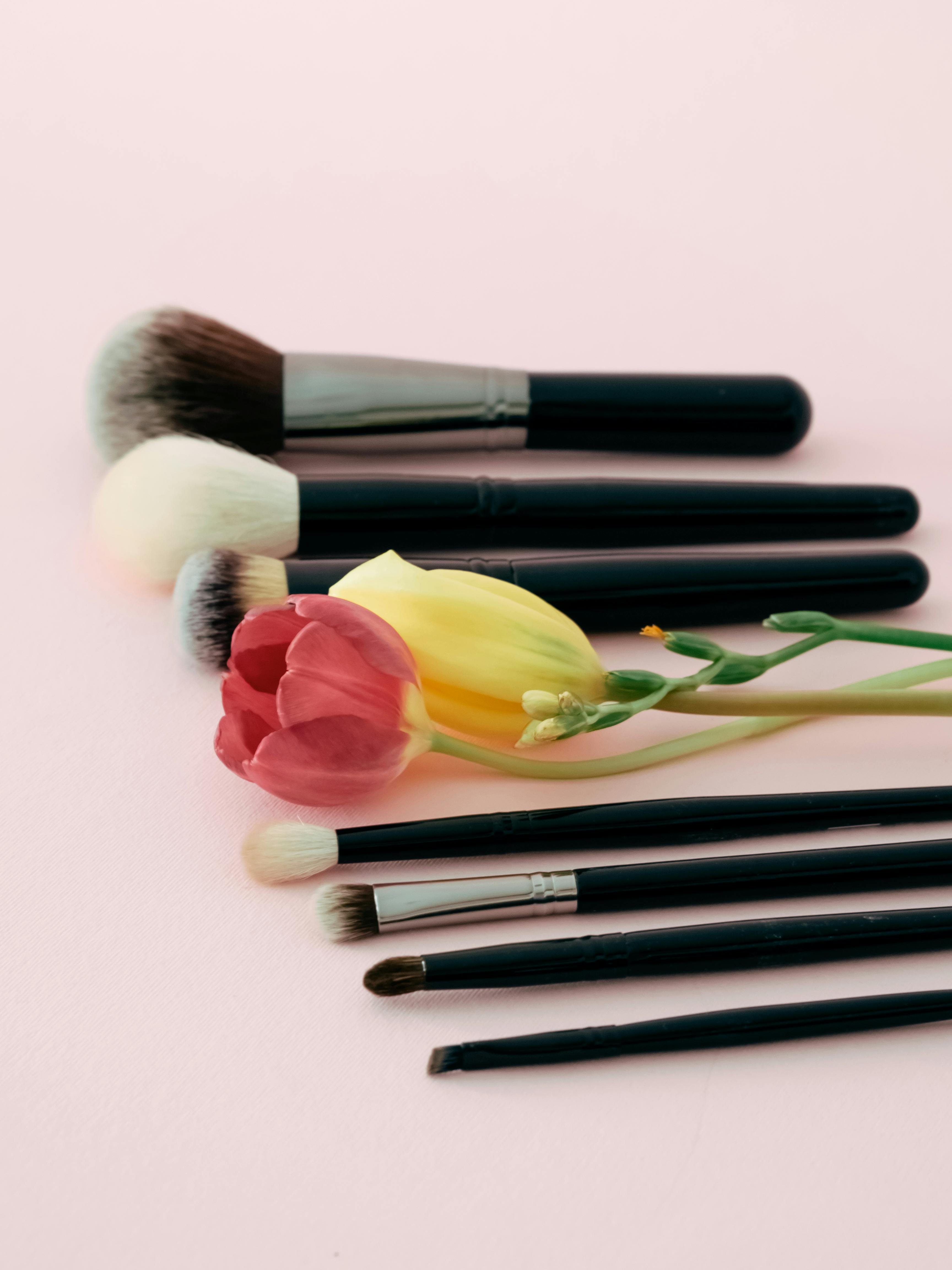 Make-up brush 1080P, 2K, 4K, 5K HD wallpapers free download | Wallpaper  Flare