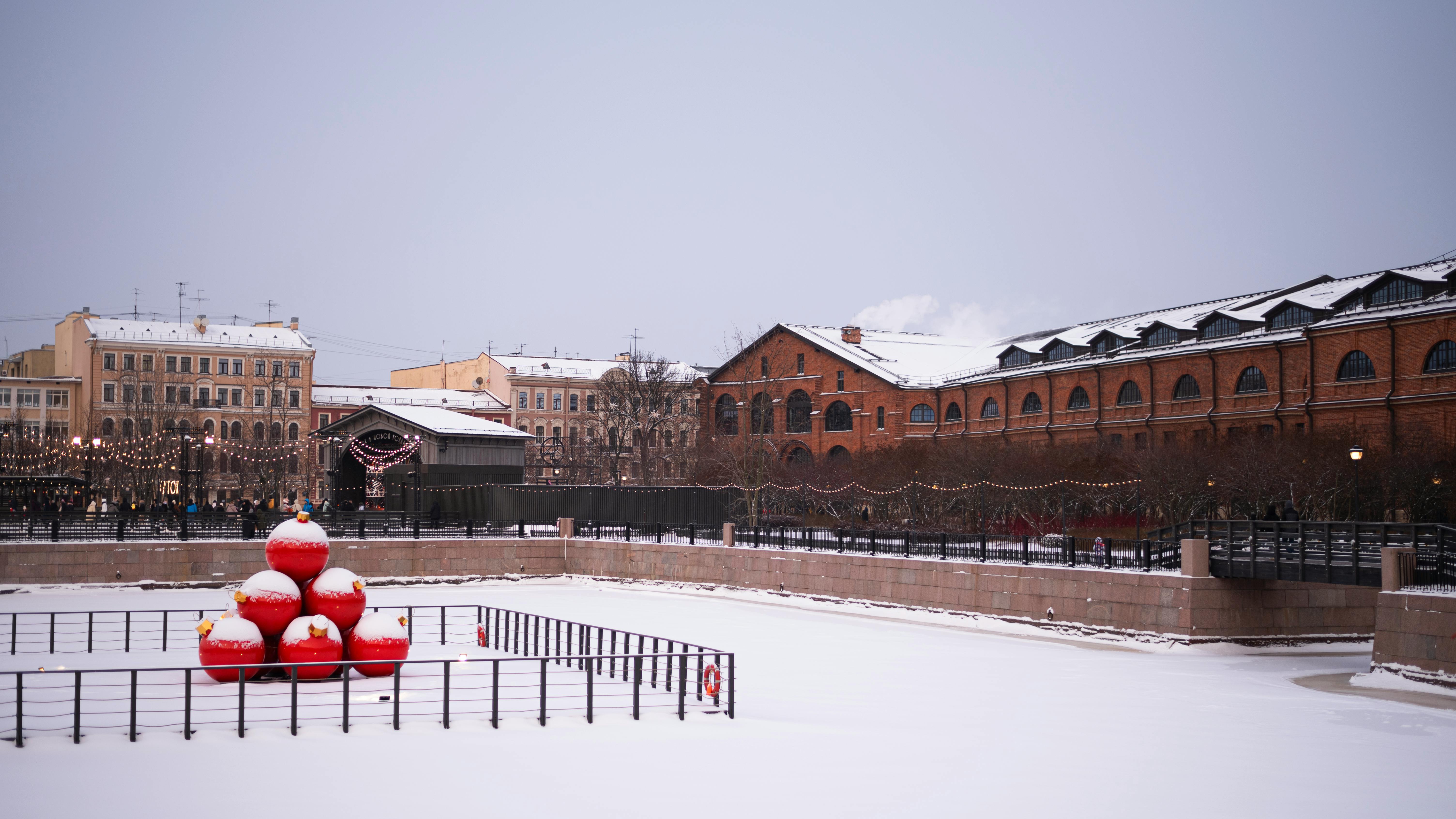 City park in winter free stock photo