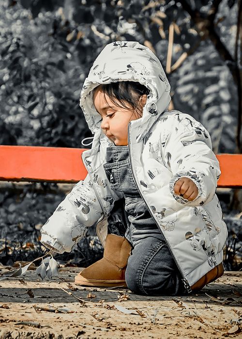 Free child playing Stock Photo