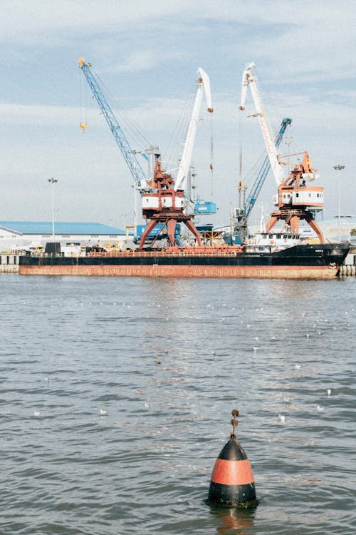 Gratis stockfoto met boei, commercieel dok, containerschip