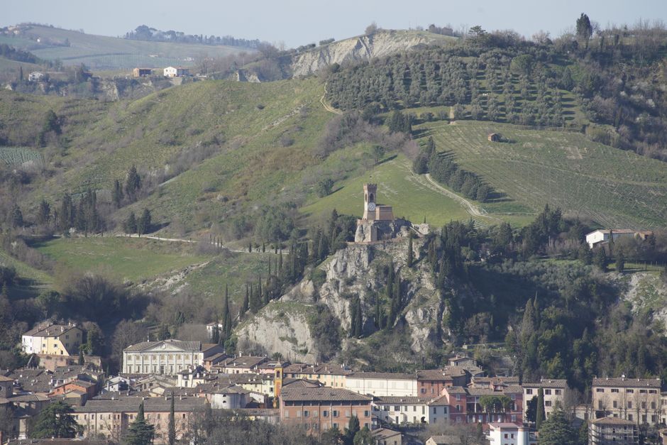 <b>Central Italy: Rolling Hills and Ancient Wonders</b> <b>Central Italy: Rolling Hills and Ancient Wonders</b>