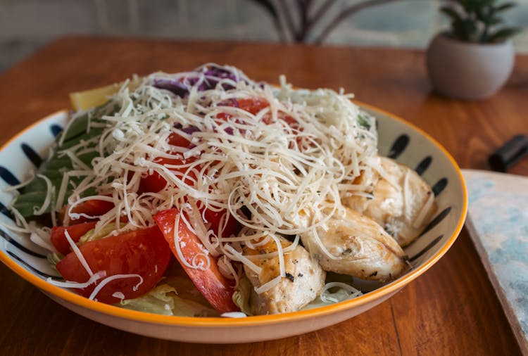 Salad With Grilled Chicken And Cheese