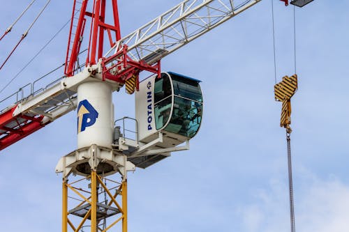 Foto profissional grátis de céu azul, céu limpo, construção