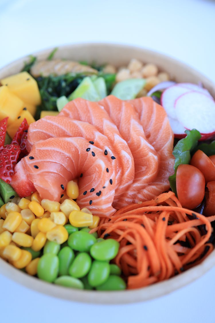 Poke Bowl With Salmon 