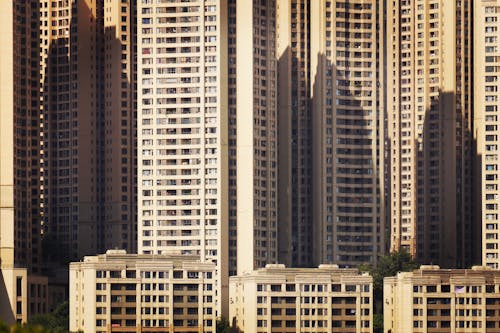 Gratis stockfoto met appartementsgebouwen, binnenstad, districten in de binnenstad