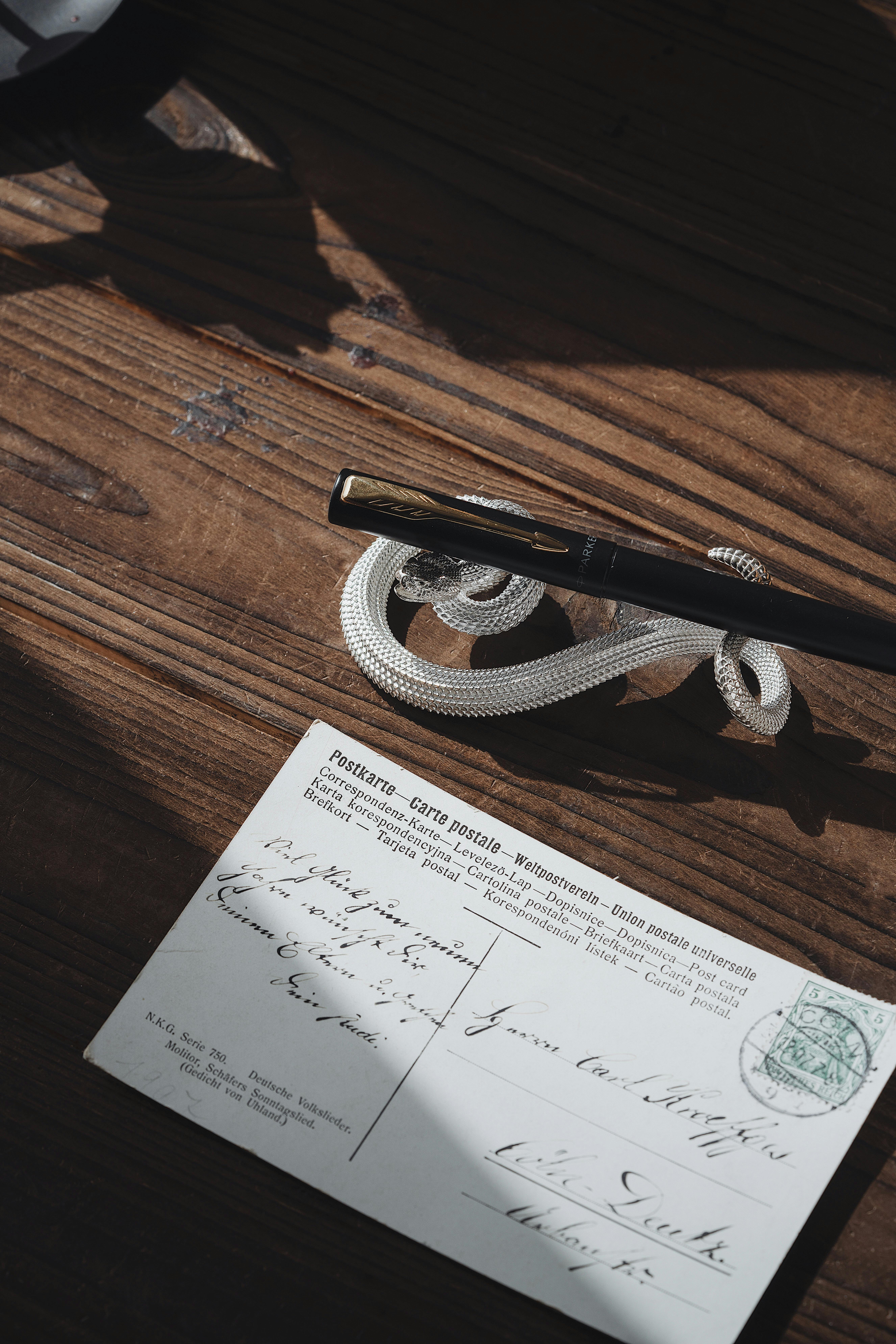 Bezpłatne Darmowe zdjęcie z galerii z akcesoria do biurka, artystyczny, ciemny las Zdjęcie z galerii