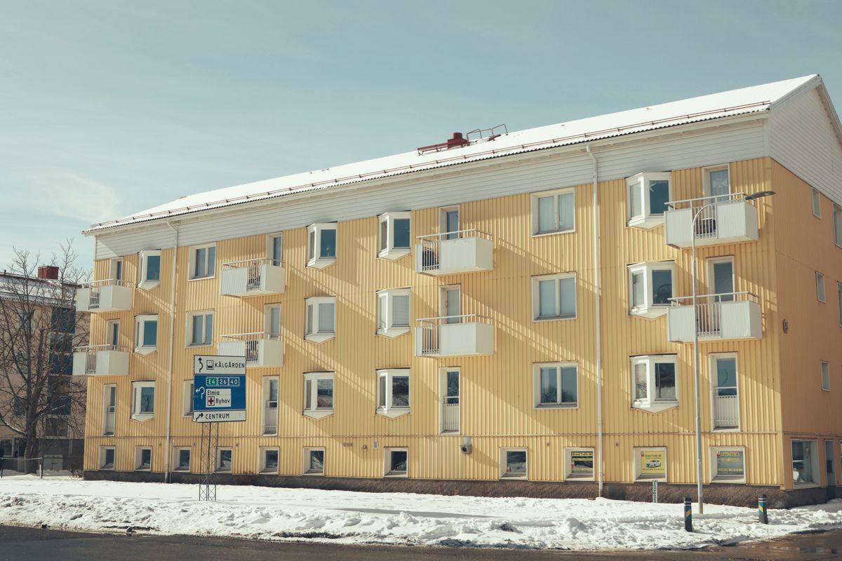 flat moves in Morden — Loaded properly: blankets, straps and a plan in Morden