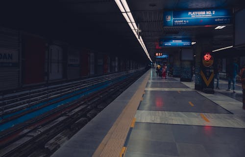 Kostenloses Stock Foto zu licht, menschen, metro