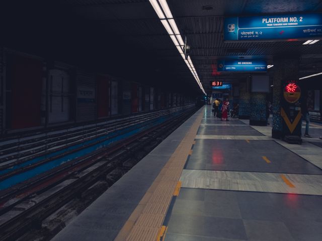 Ritardi in metropolitana da una settimana, nessuna spiegazione ufficiale