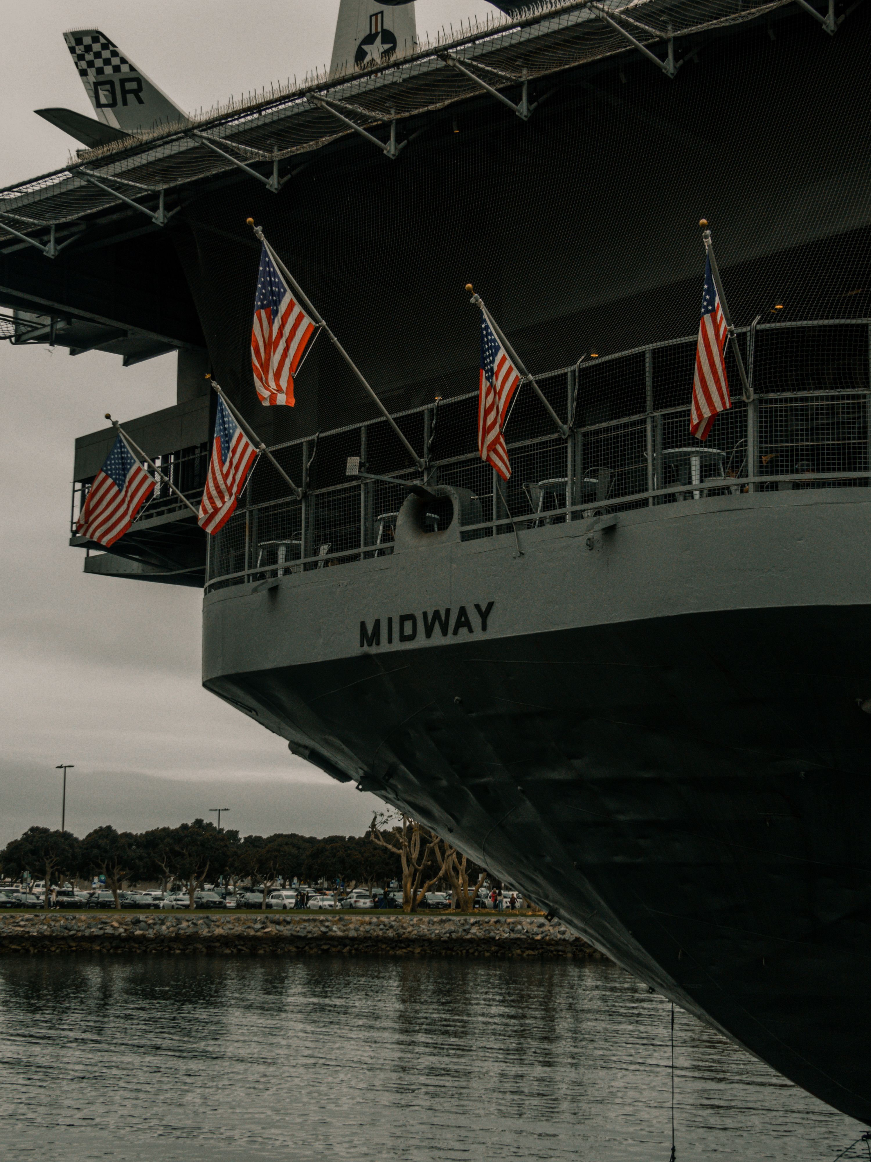 Hegseth privítal lietadlovú loď USS Abraham Lincoln na konci rekordne dlhej misie