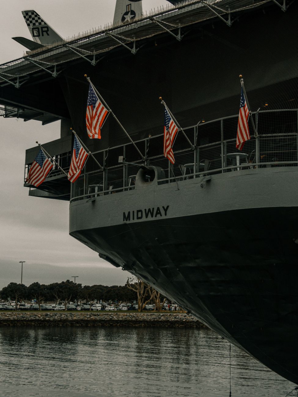Hegseth privítal lietadlovú loď USS Abraham Lincoln na konci rekordne dlhej misie