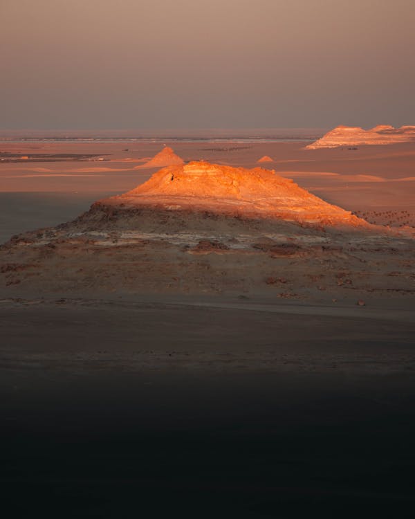 Gratis lagerfoto af belyst, bjerge, bjergtinde