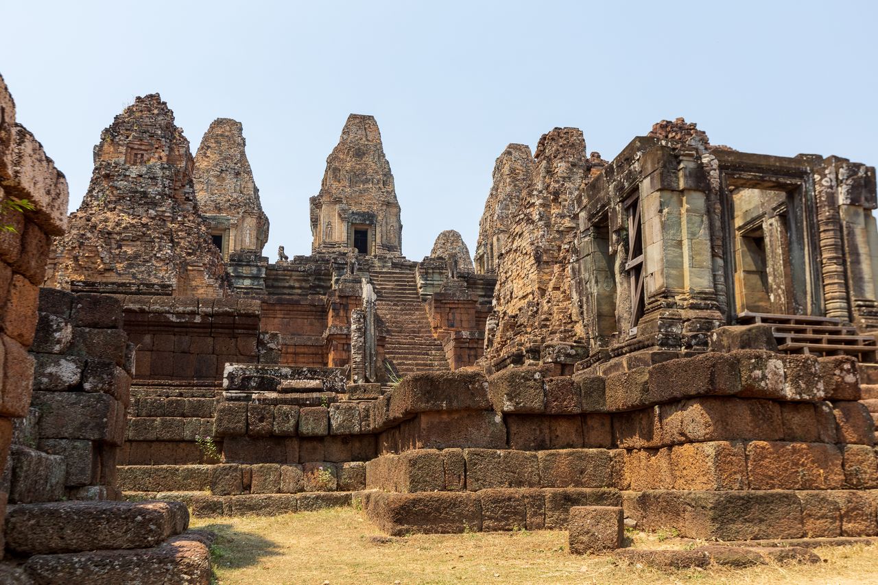 explore the majestic ancient temple ruins of siem reap cambodia showca