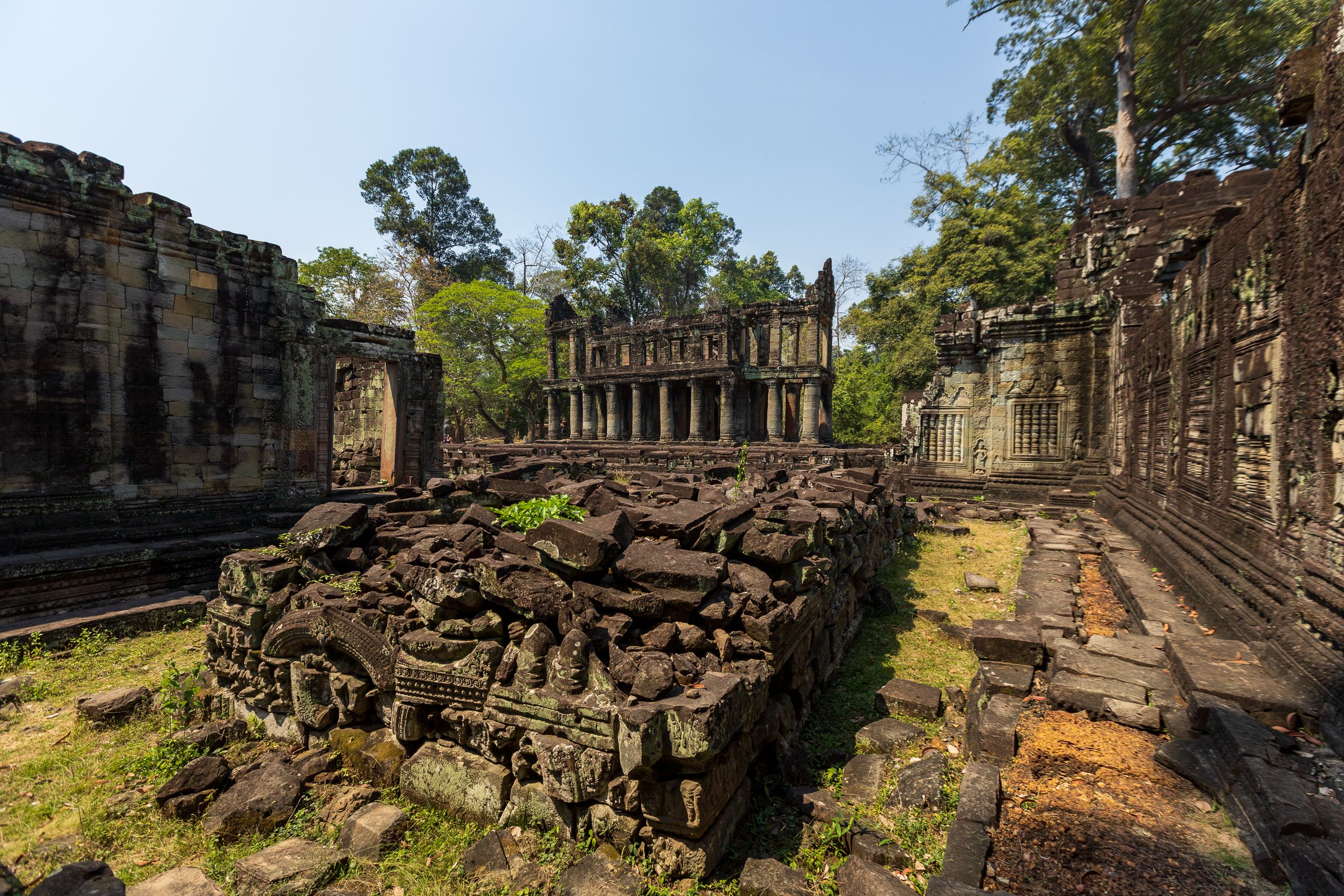 Temple Ruins at the Angkor Wat Complex, Siem Reap, Cambodia · Free ...