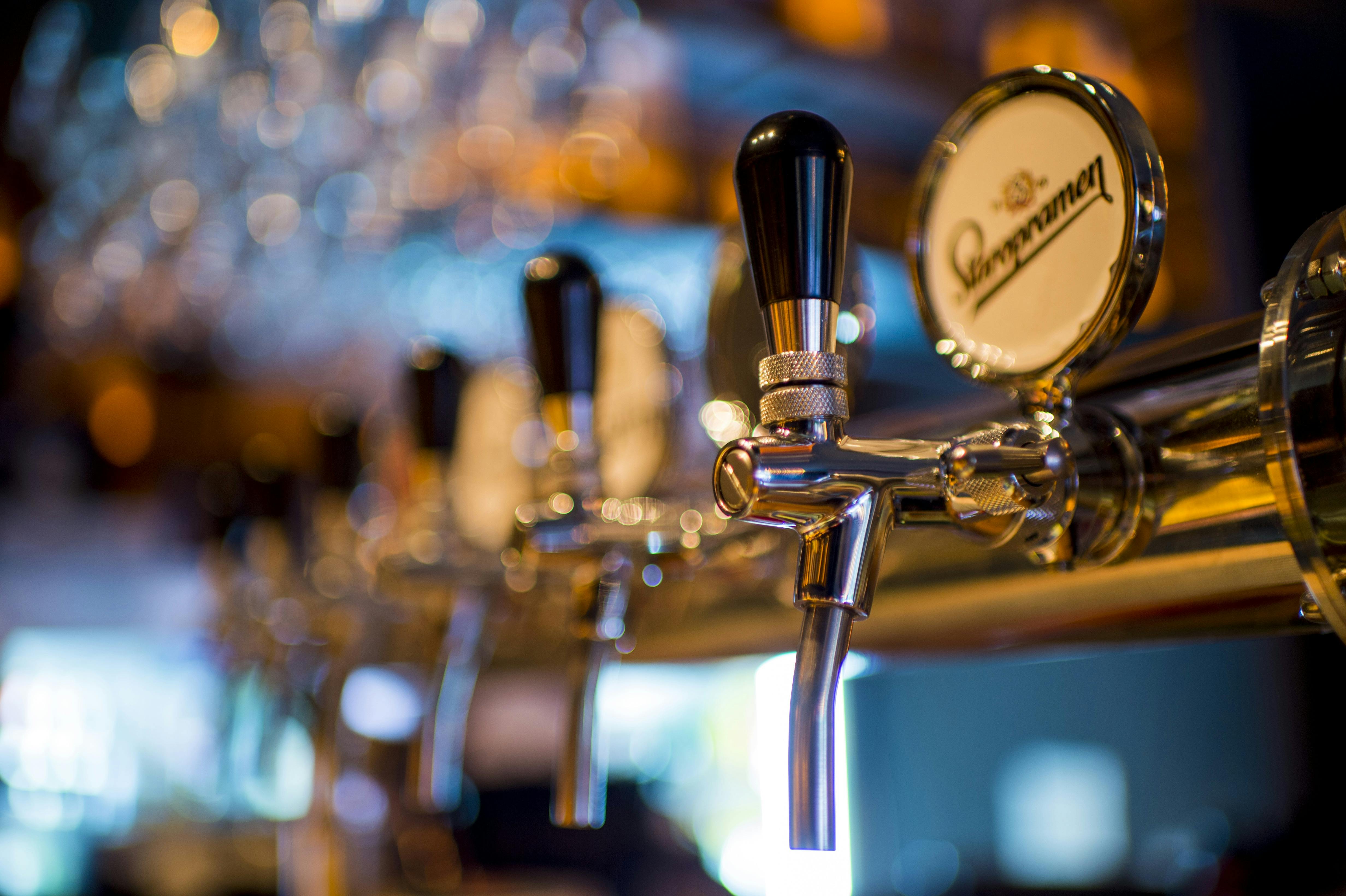 Bière En Métal Baril En Feu Banque D'Images et Photos Libres De