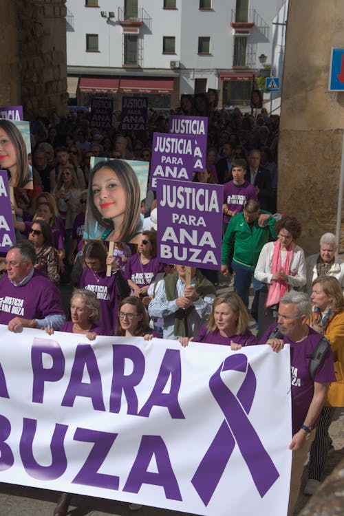 Crowd Protesting for Ana Buza