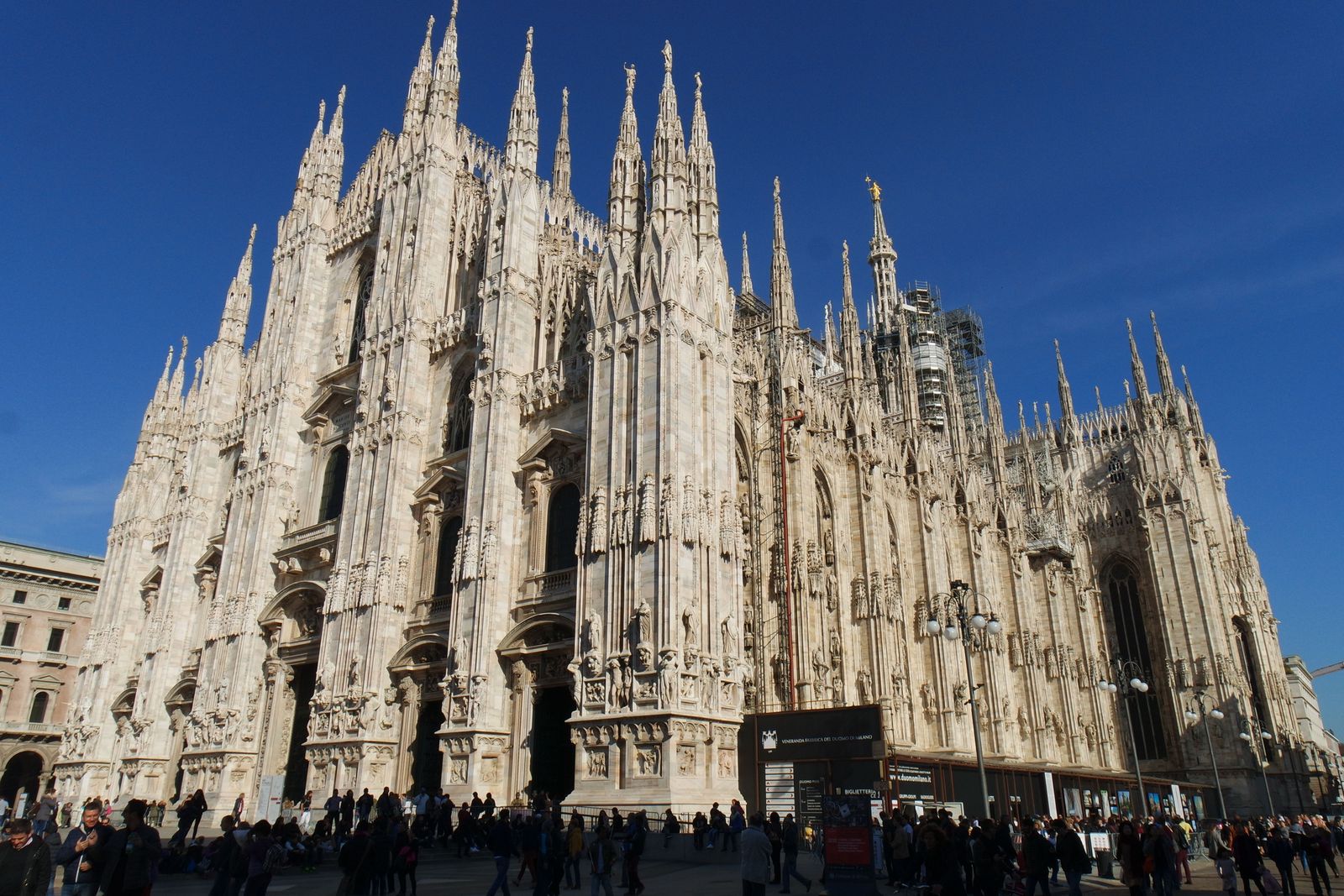 Milan cathedral architecture
