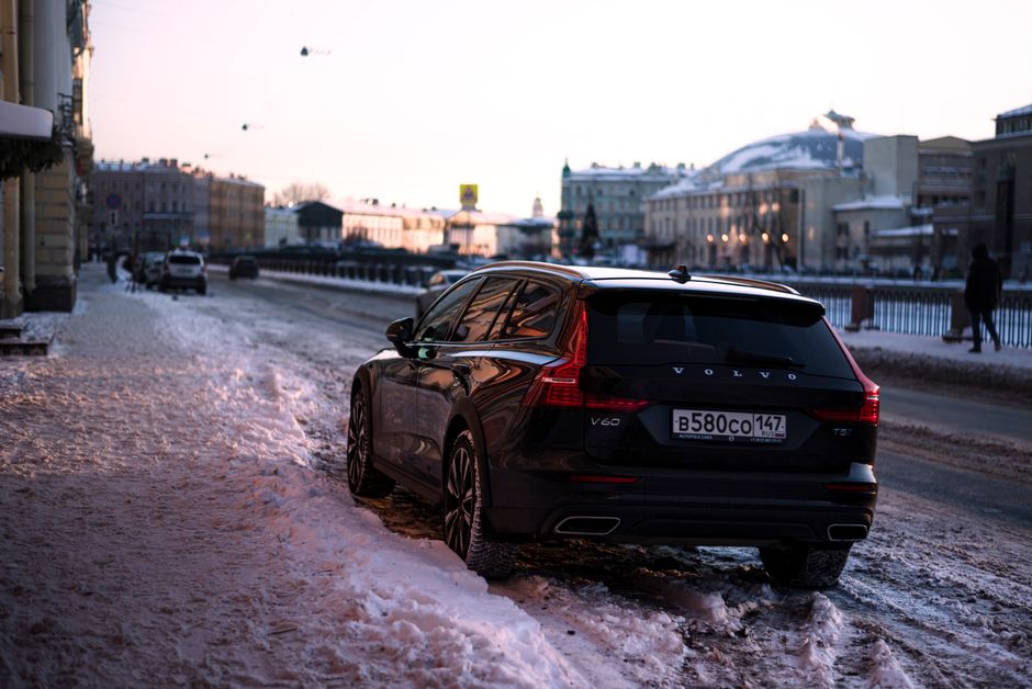Volvo Teases New Affordable EV After Scrapping the Troubled EX30