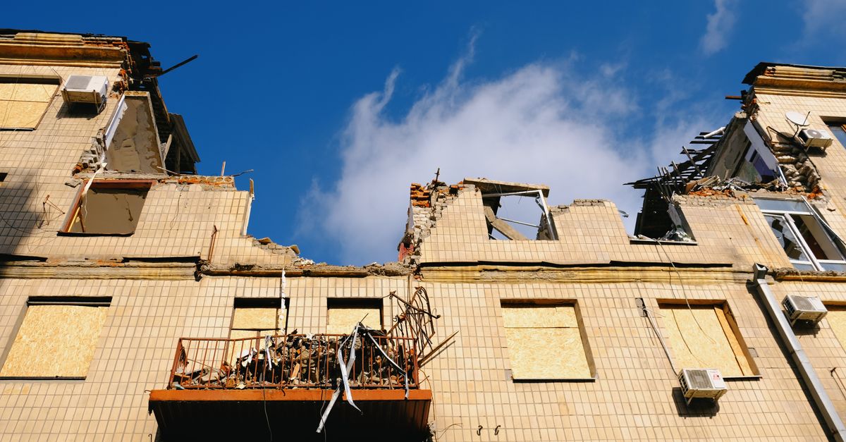 Collapsed Residential Building under Blue Sky · Free Stock Photo