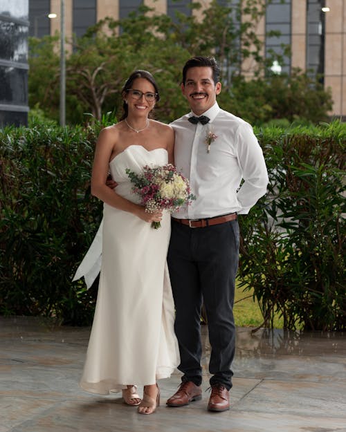 Fotos de stock gratuitas de Camisa blanca, elegancia, flores