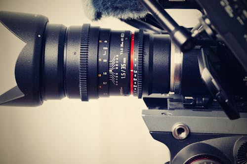 Lente De Zoom De Câmera Preta Em Fotografia Próxima