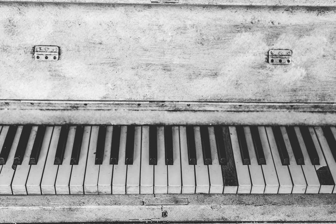 Kostenlos Schwarz Weiß Klavier Stock-Foto