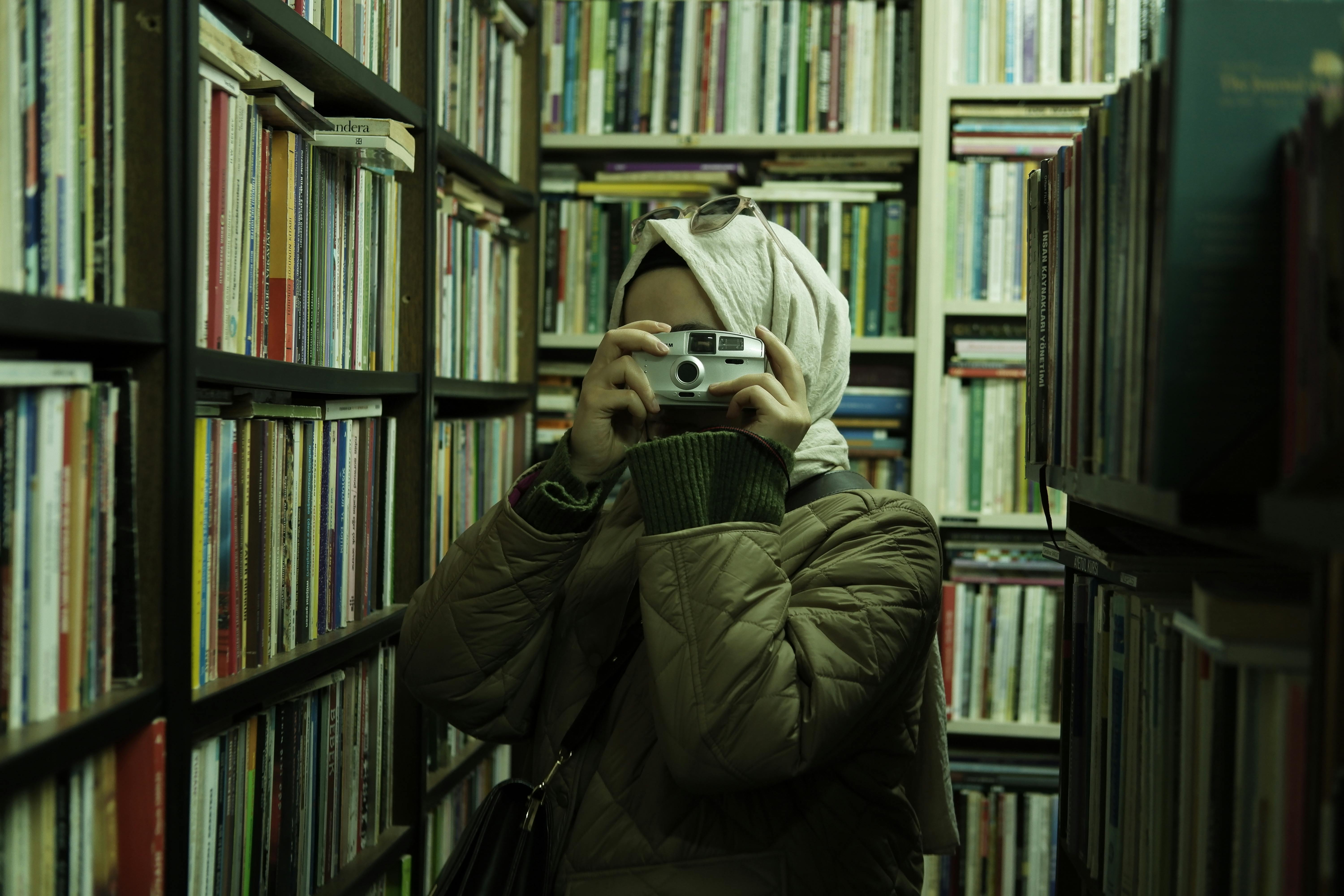 100. Peran Media Sosial dalam Mendokumentasikan dan Menyebarkan Budaya Jawa