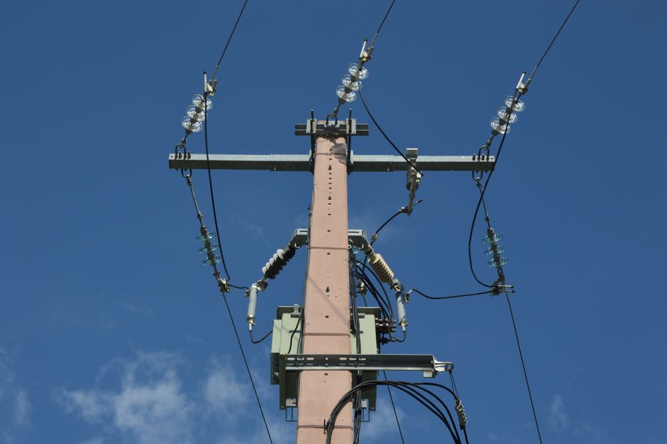Installation of 15-metre power poles in inner Melbourne halted