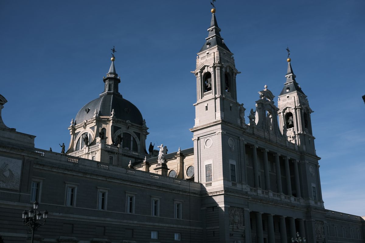 Almudena exterior and Las Vistillas