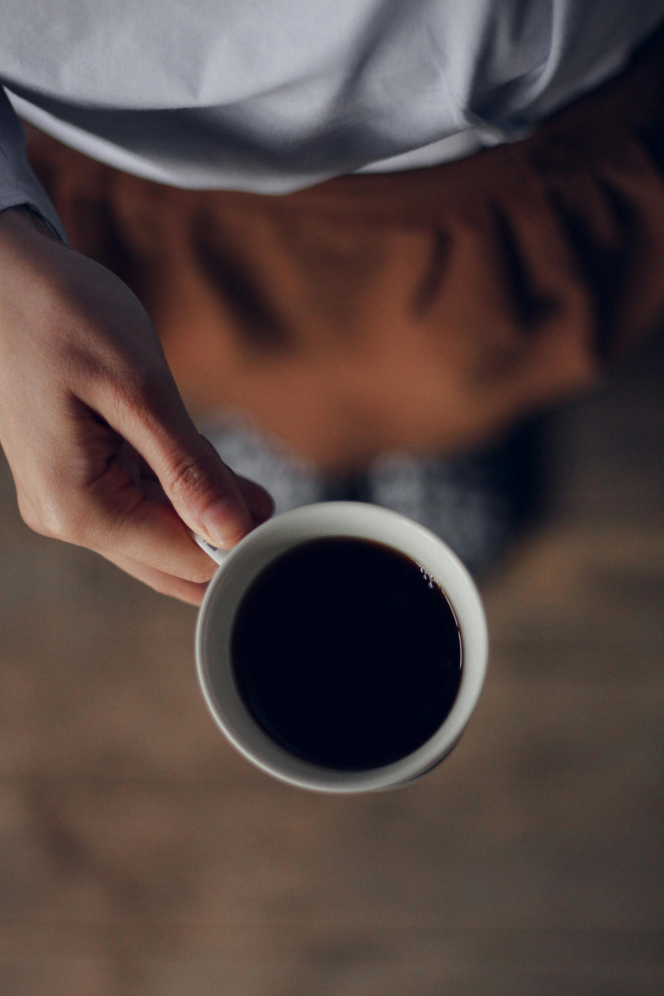 Foto gratis: Tazza di caffè, mano, dito, uomo, persona, caffeina