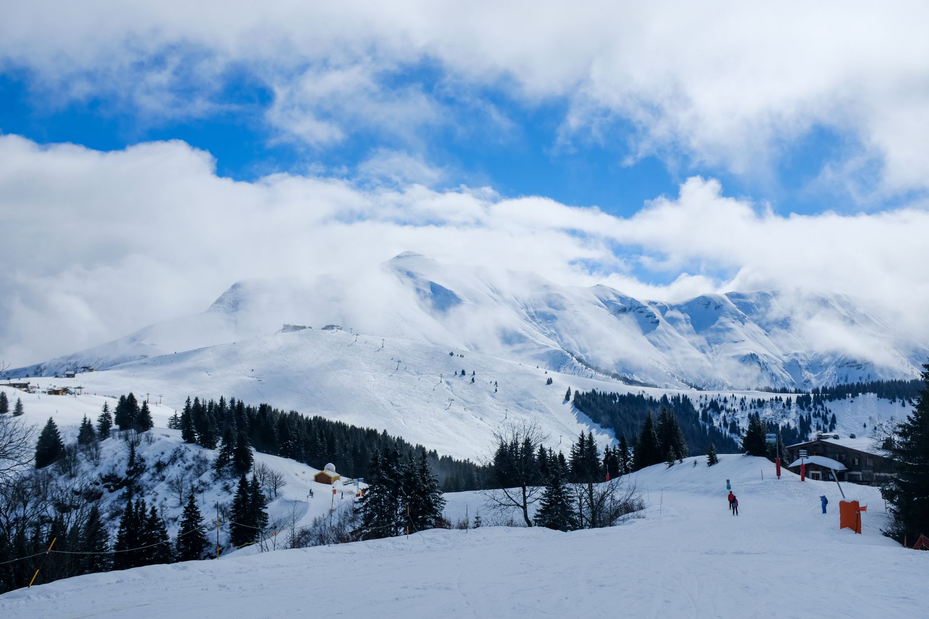 8 Affordable Ski Vacation Tips to Save on Your Next Trip