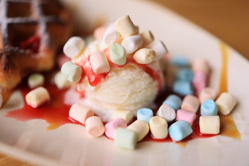 Fotobanka s bezplatnými fotkami na tému cukríky marshmallow, dezert, fotografia jedla