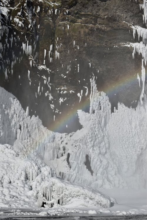 Darmowe zdjęcie z galerii z formacja skalna, linia brzegowa, lód