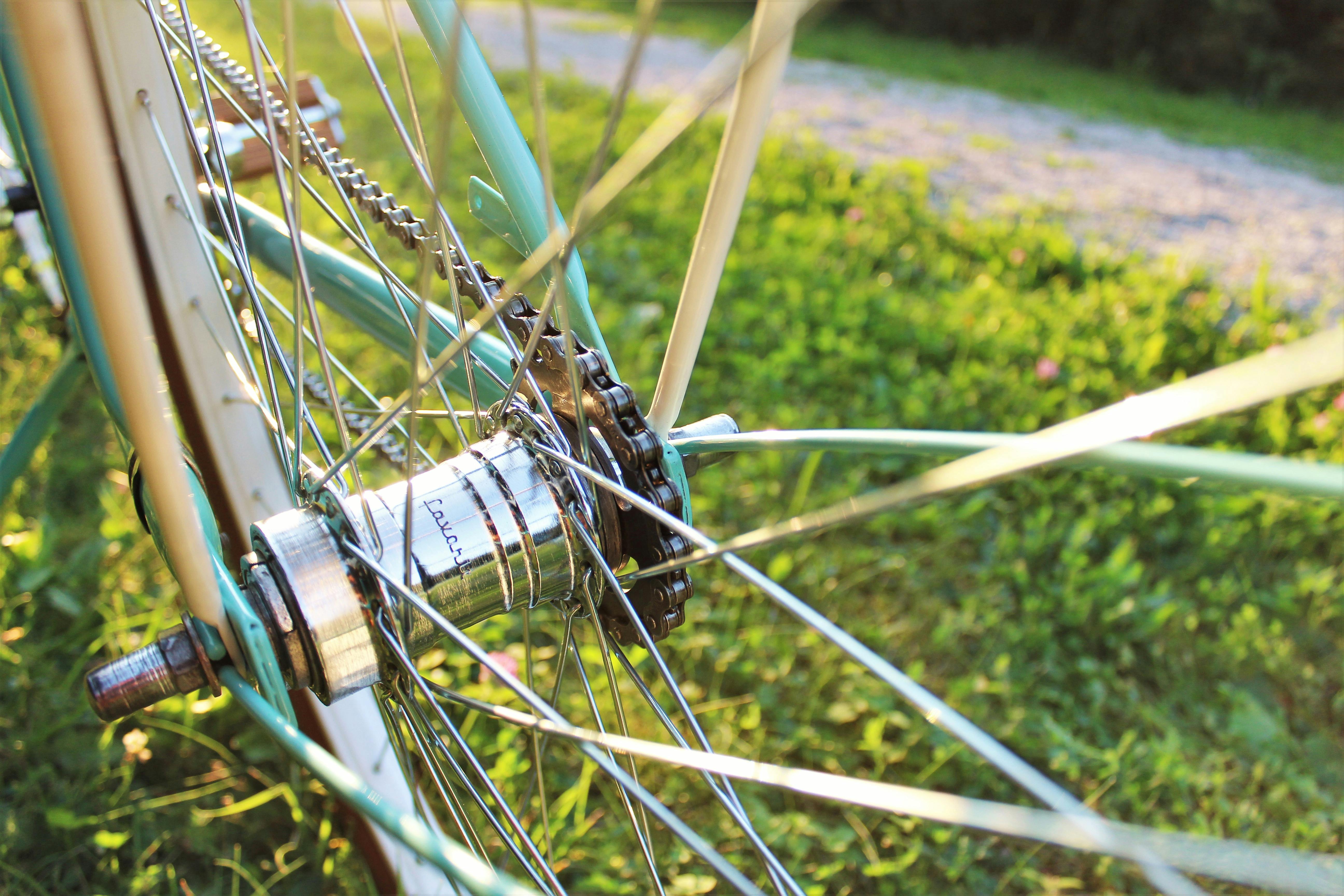 close up photo of bicycle chain