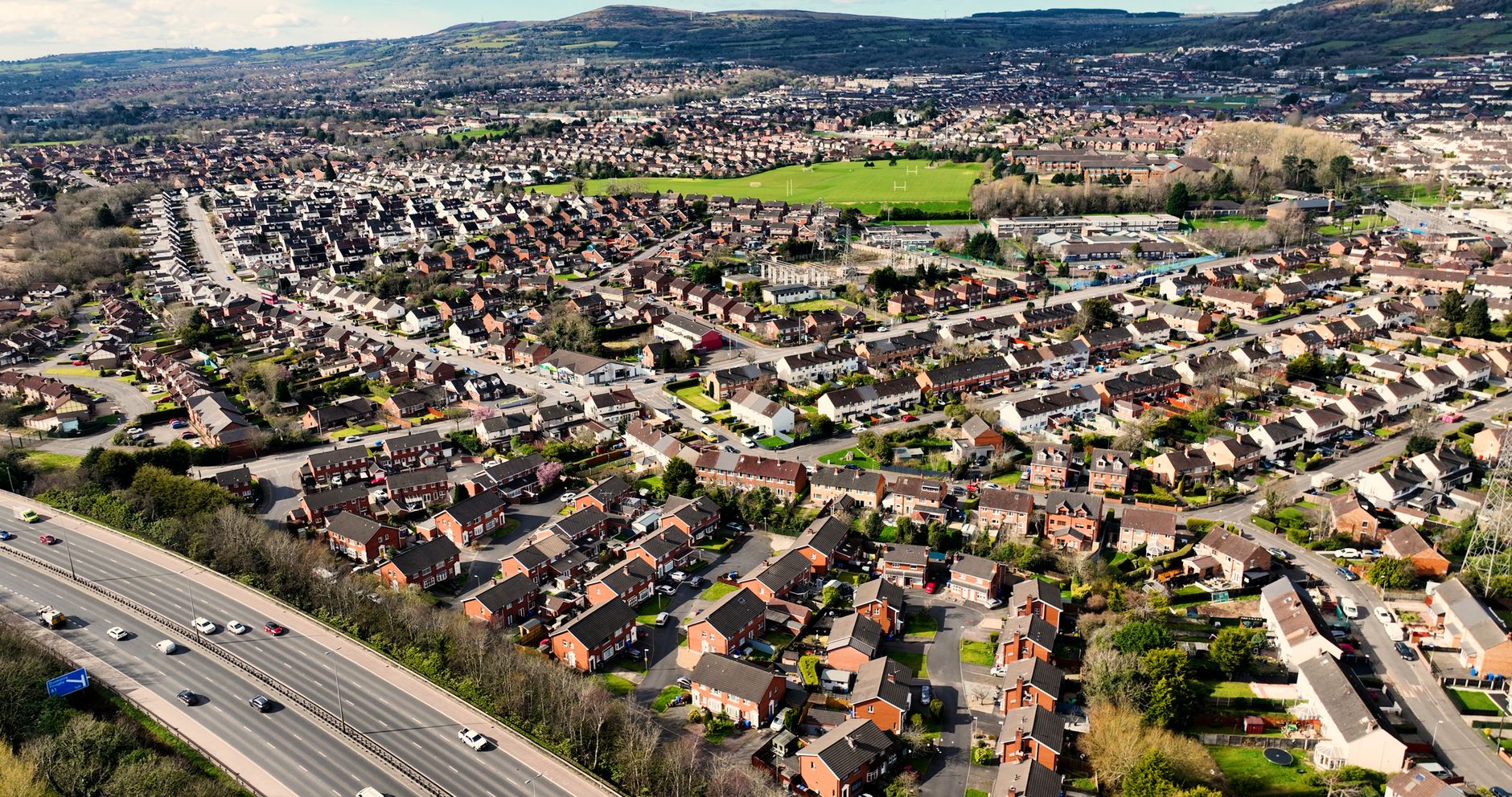 UK house prices rise 1% annually as average hits £273,176