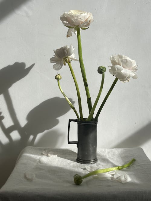 フラワーズ, 垂直ショット, 花瓶の無料の写真素材